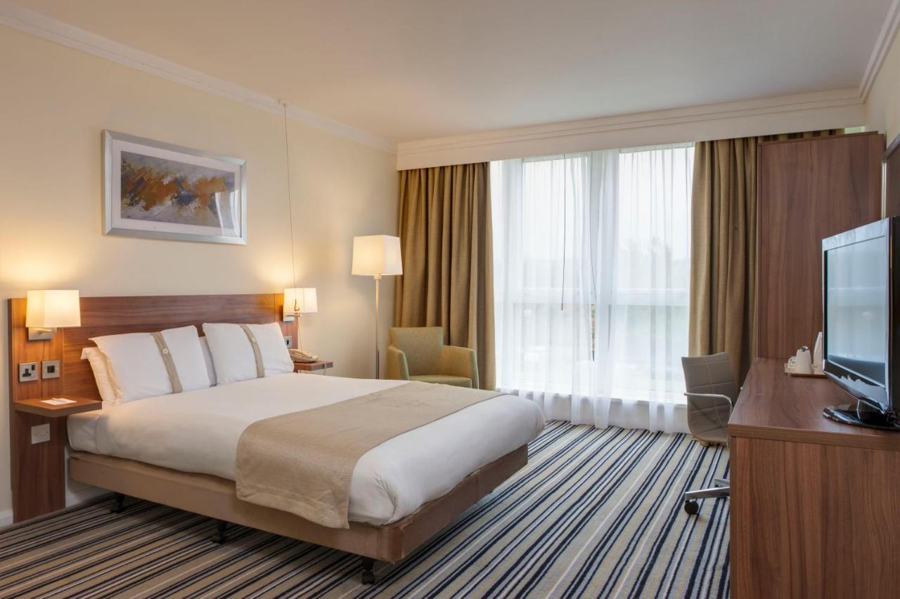 Holiday Inn Colchester By Ihg Εξωτερικό φωτογραφία