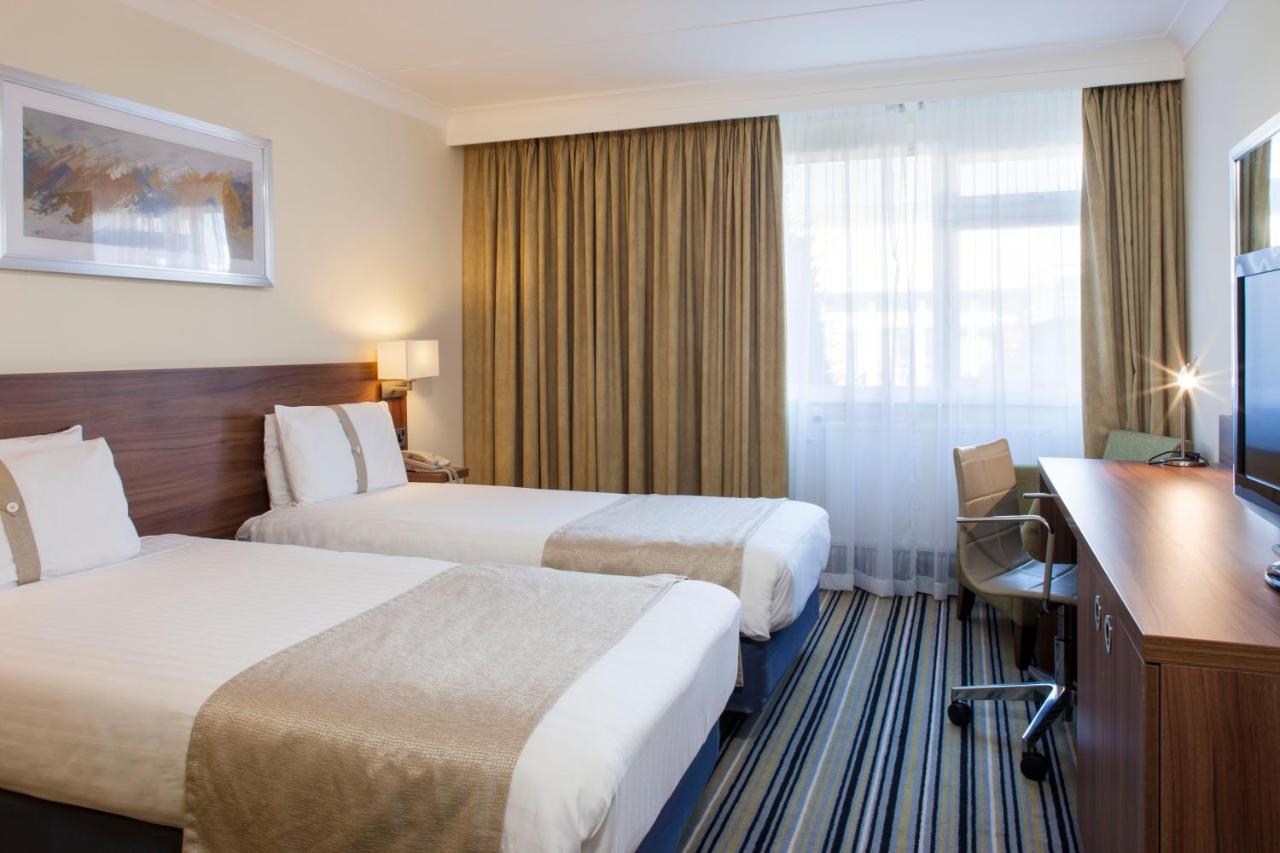 Holiday Inn Colchester By Ihg Εξωτερικό φωτογραφία