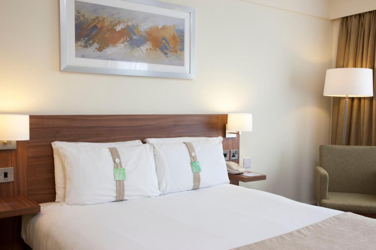 Holiday Inn Colchester By Ihg Εξωτερικό φωτογραφία