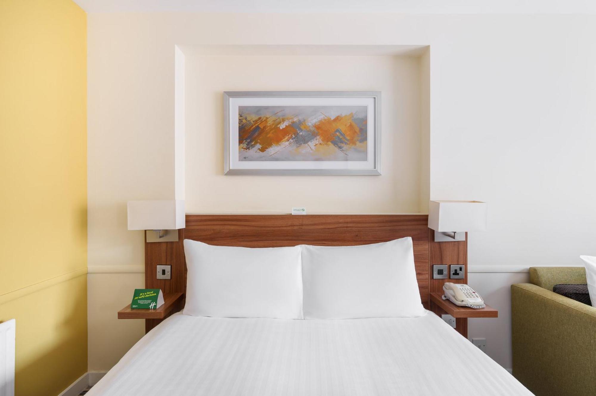 Holiday Inn Colchester By Ihg Εξωτερικό φωτογραφία