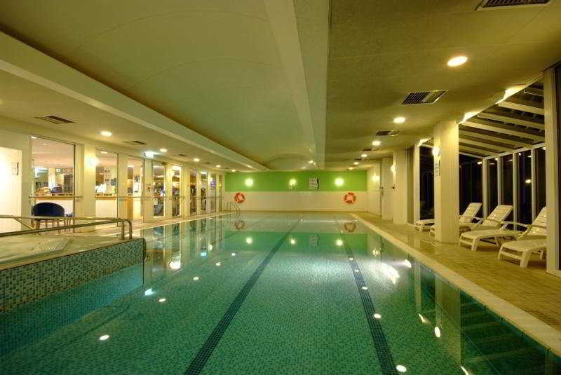 Holiday Inn Colchester By Ihg Ανέσεις φωτογραφία